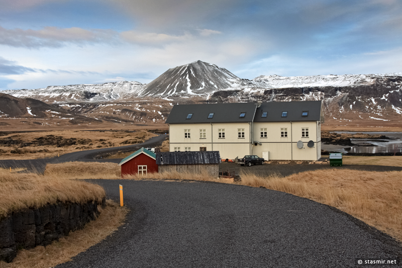 Отель «Búðir» (Hotel Budir) – один из самых роскошных и медитативных в Исландии. Не обманывайтесь внешней простотой здания.