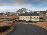 Отель «Búðir» (Hotel Budir) – один из самых роскошных и медитативных в Исландии. Не обманывайтесь внешней простотой здания.