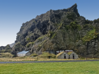 Пещерные образования и строения на южном побережье Исландии