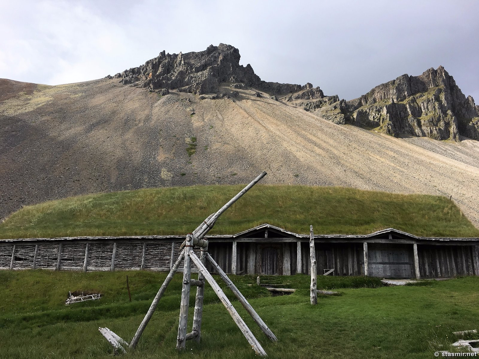 viking village in Iceland, деревня викингов в Исландии, декорации деревни викингов для съемок голлвудского фильма в Исландии, фото Стасмир, photo Stasmir