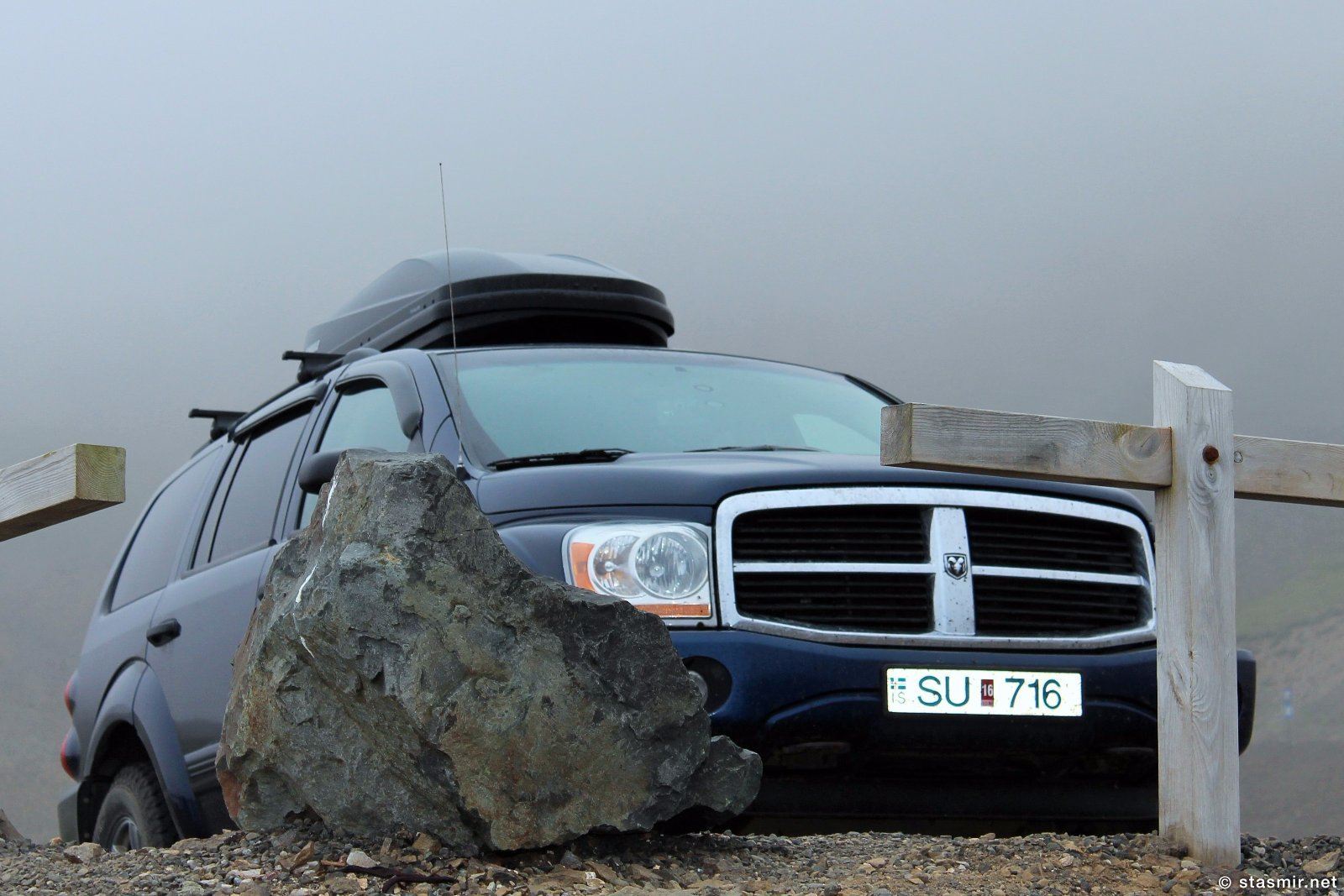 Джип Dodge Durango SU-716 в исландском тумане, фото Стасмир, Photo Stasmir