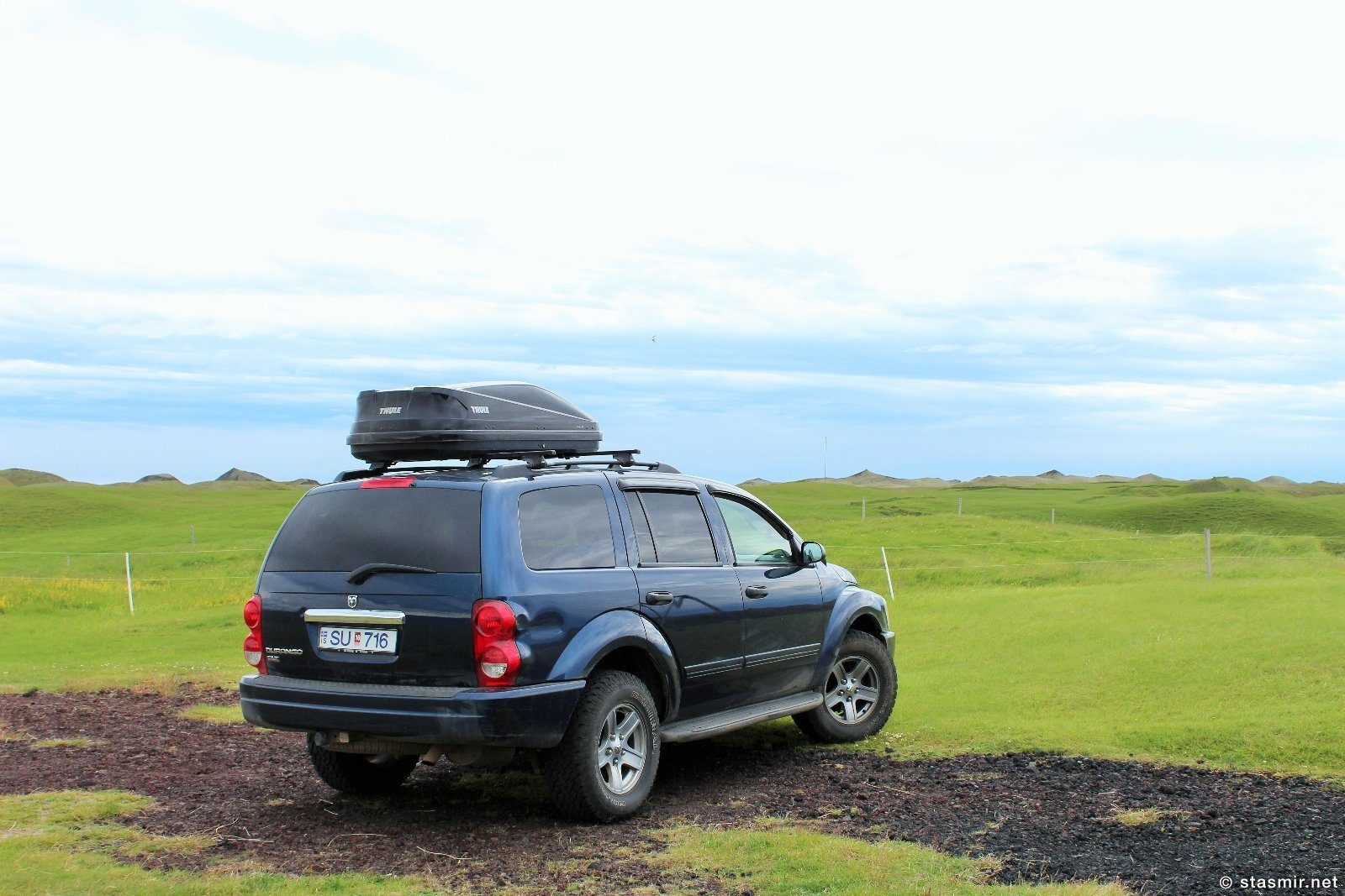 Джип Dodge Durango SU-716 в Kirkjubæjarklaustur, Киркьюбайярклёйстюр, фото Стасмир, photo Stasmir