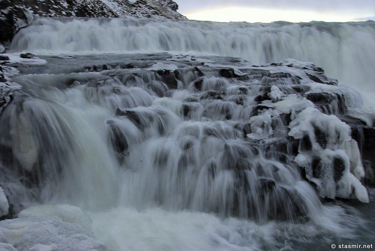 Гютльфосс или Гюдльфосс - иначе Золотой Водопад - зимой, Фото Куров