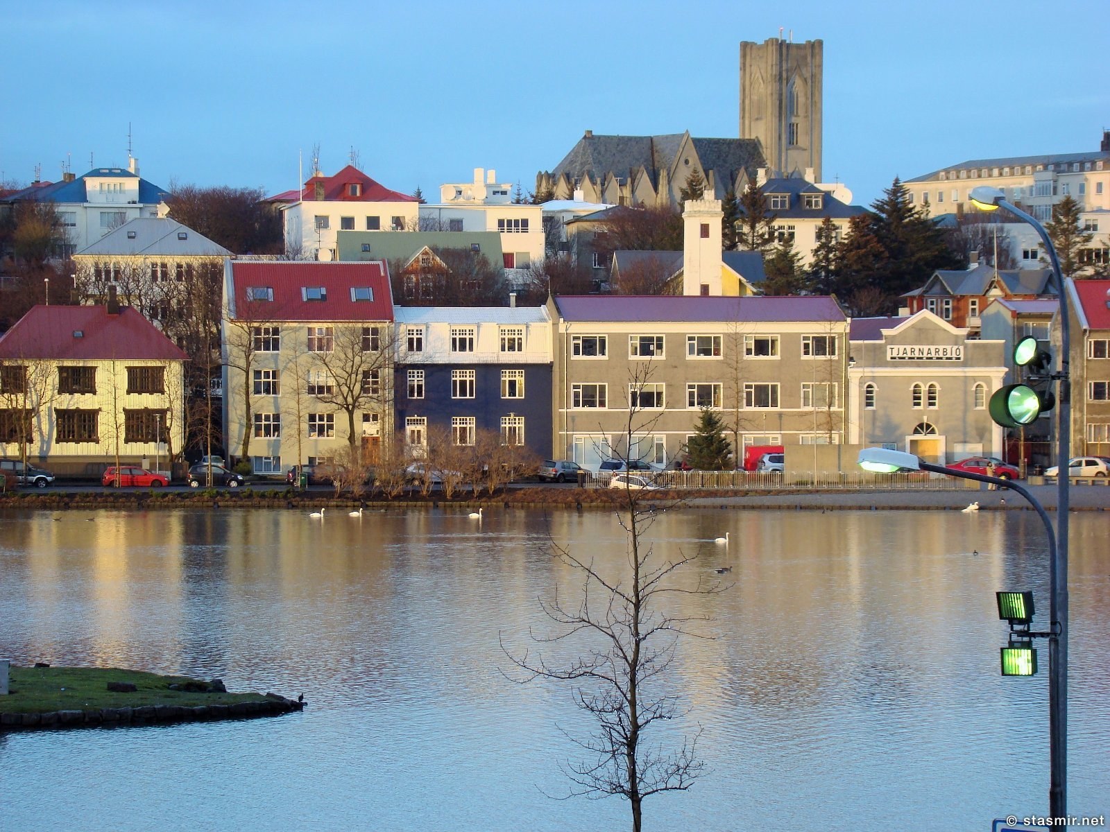 Tjörnin - озеро в самом центре Рейкьявика, фото Стасмир, photo Stasmir
