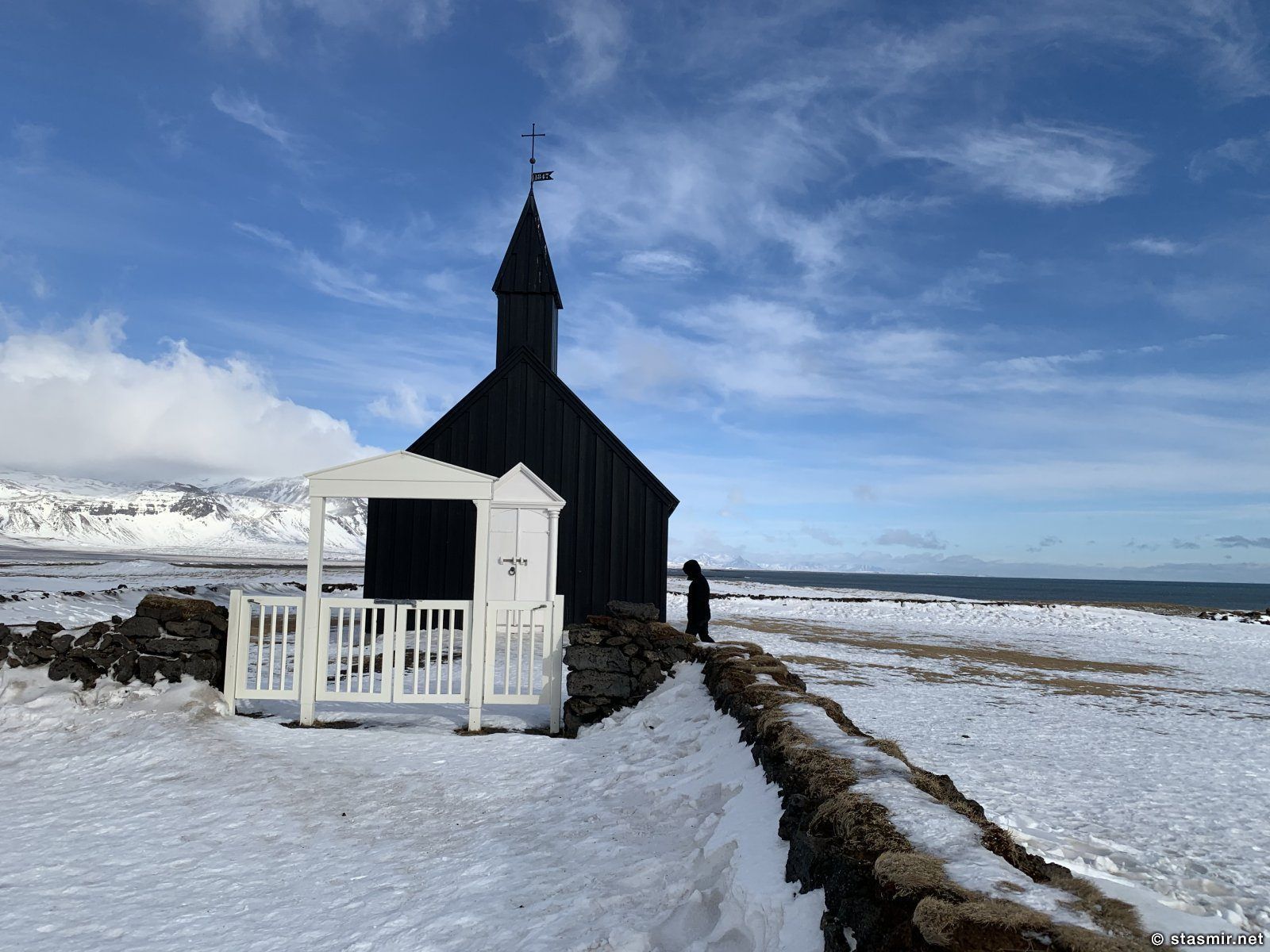 церковь в Будир зимой, Западная Исландия, полуостров Снайфедльснес, фото Стасмир, photo Stasmir