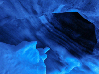 Синий лед пригожим зимним вечером на леднике Sólheimajökull, общее название ледника Мирдальсйёкюдль (Mýrdalsjökull). Фото Стасмир. Photo Stasmir.
