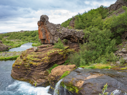 Гьяин (Gjáin) — райский оазис по дороге к Ландманналёгар (Landmannalaugar). Фото Стасмир. Photo Stasmir.