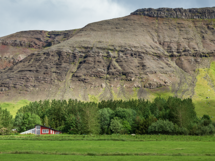Явно где-то в китовом фьорде — Квальфьорде — (Hvalfjörður) к северу от Рейкьявика, скорее всего в районе Кйоус (Kjós).Фото Стасмир. Photo Stasmir.