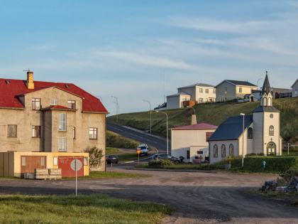 Блёндюоус (Blönduós). Блёндюоус или Блёндуоус — посёлок и община в северо-западной части Исландии. Фото Стасмир. Photo Stasmir.