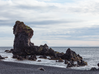 Полуостров Снайфедльснес (Snæfellsnes), Западная Исландия. Пляж с черным вулканическим «жемчугом» называется Djúpalónssandur или Dritvík. Фото Стасмир. Photo Stasmir.