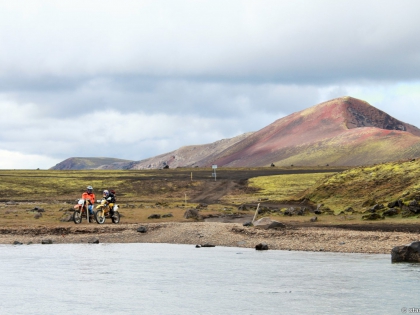 Landmannalaugar, Ландманналёйгар, Лундаманналаугар, джип-сафари, Исландия, фото Стасмир, photo Stasmir, переправа горных рек в Исландии на кроссовых мотоциклах