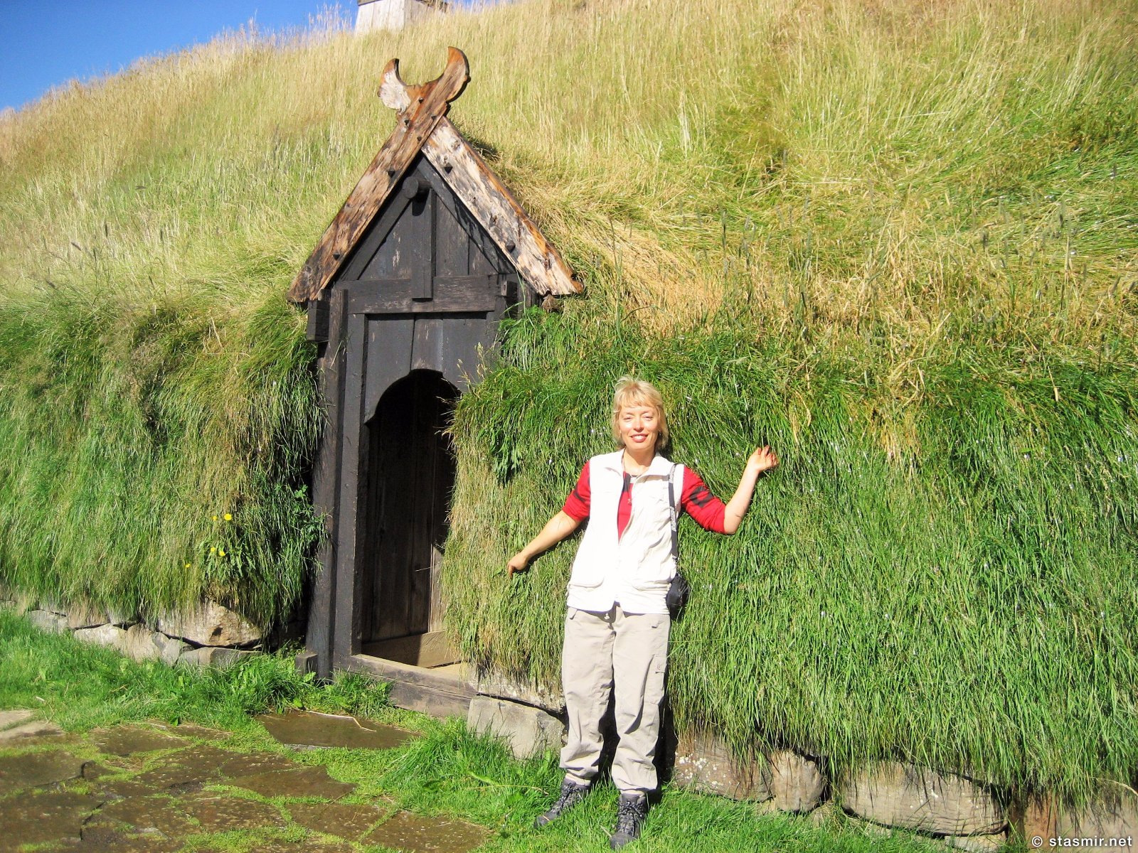 Þjóðveldisbærinn Stöng - это восстановленный торфяной дом в Южной Исландии на маршруте Ландманналёйгюр, фото Стасмир, Photo Stasmir