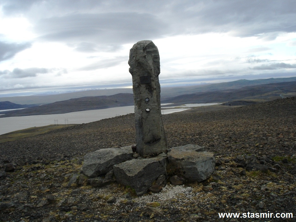 highland, Исландское высокогорье, Ландманналойгюр, памятник строителям дорог, фото Стасмир, photo Stasmir