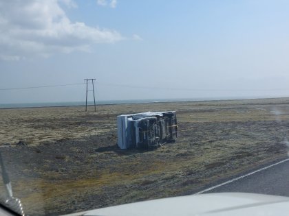 Разбитый RV в районе Öræfi, фото ruv.is