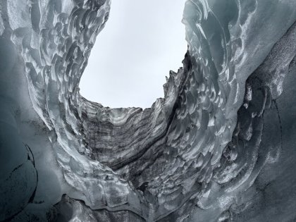 Ледяная пещера под Катлой - много воды и черного песка, фото Стасмир, photo Stasmir