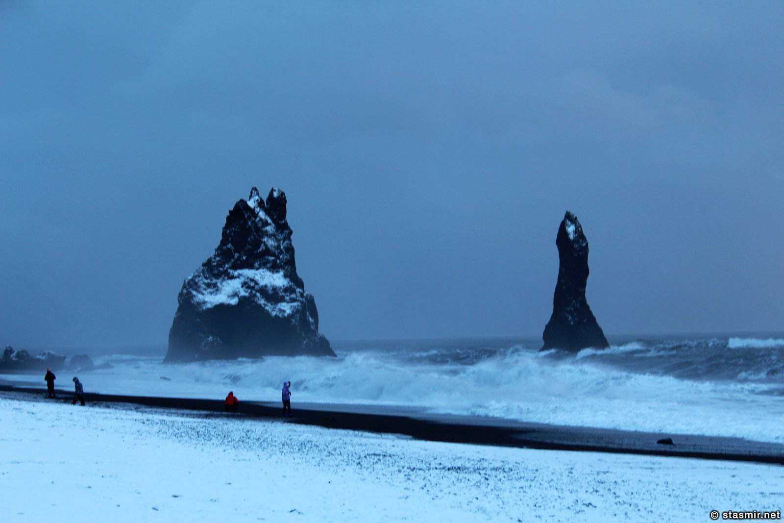 Reynisdrangar или Рейнисдрангар зимой, фото Стасмир, photo Stasmir