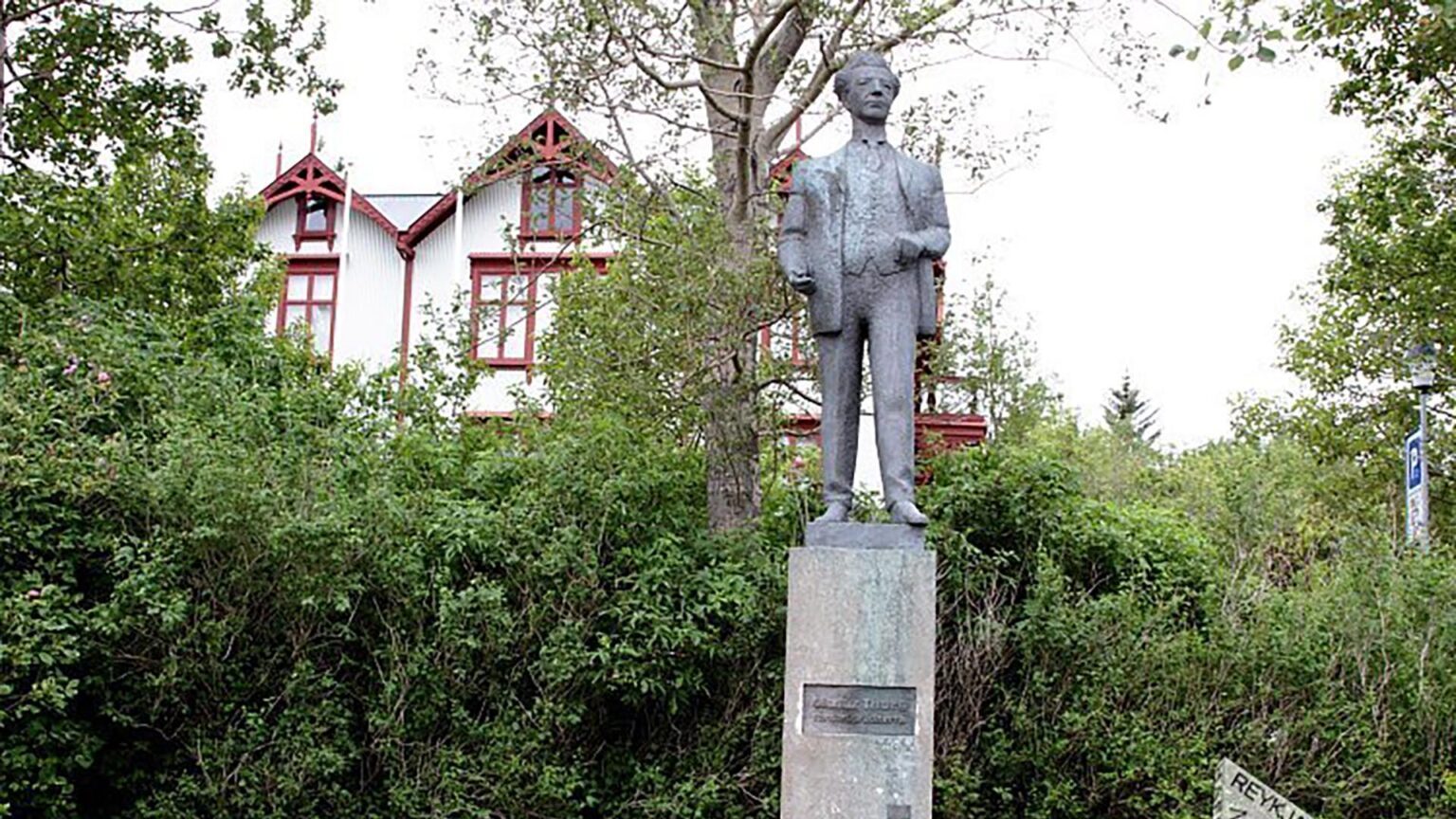 olafur thors, памятник Премьеру Исландии, из исландской престы