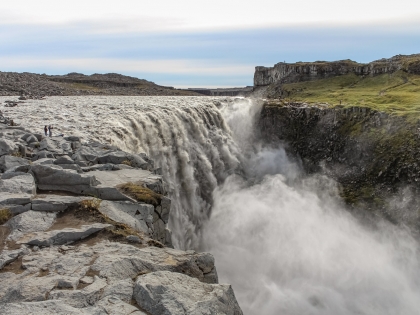 Бриллиантовое кольцо Исландии. Перелет в Акюрейри, самый мощный водопад в Европе, Водопад Богов, уникальная природа озера Миватн
