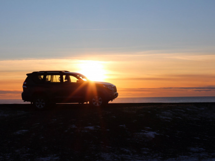 машинка на закате в Южной Исландии, Landcruiser in Iceland, photo Stasmir, Фото Стасмир