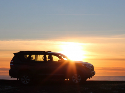 машинка на закате в Южной Исландии, Landcruiser in Iceland, photo Stasmir, Фото Стасмир