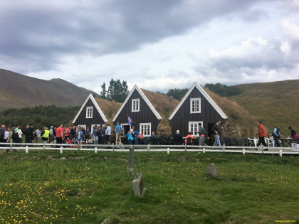 hrafnseyri. Землянки на Храбнсйери, где родился Йоун Сигурдссон, фото Стасмир, Photo Stasmir