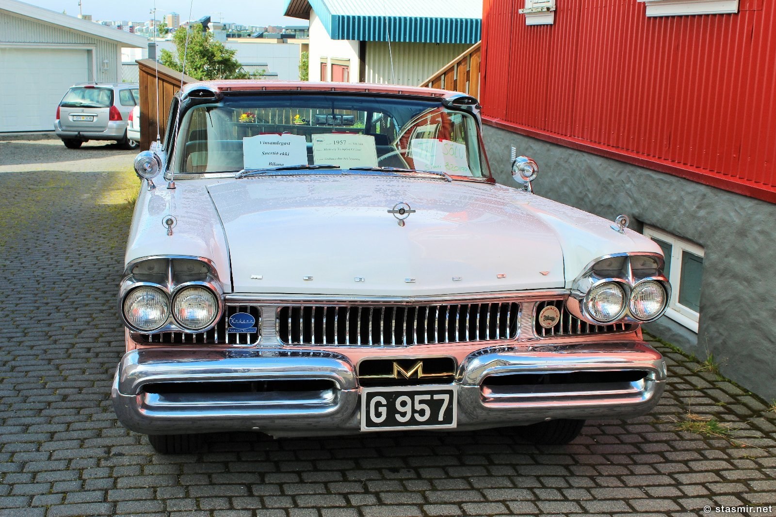 Меркурий, антикварные машины в Исландии, Mercury 1957, Vintage cars in Iceland, Stasmir, Stasmir Travel,  Станислав Смирнов, Стасмир, Стасмир ТрэвэлÞ Хабнарфьордюр, Iceland
