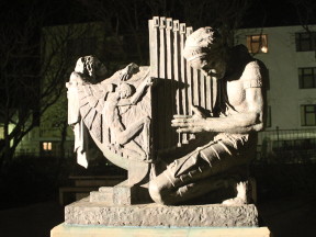 Хеимир, скандинавский герой, прячет Ауслёйг в лире