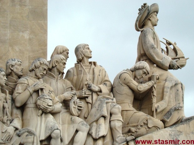Монумент первооткрывателям в Лиссабоне