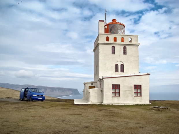 Маяк на полуострове Дирхоулаэй (Dyrhólaey)