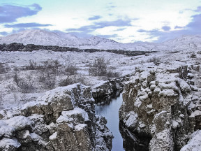 Stasmirpuffin.png Category Archives: Путевые заметки Между континентами. Зимний снимок в районе озера Тингвадлаватн, недалеко от Национального Парка Тингведлир