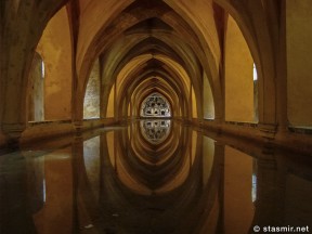 Севилья, Альказар. The Mask and the Mirror, Sevilha, Alcázar, Baths of Lady María de Padilla