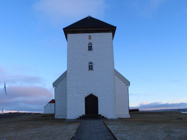 Церковь в Бессастадир - официальной резиденции президентов Исландии