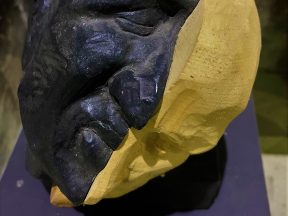 португальская скульптура в Пуртиман - regret that I don't remeber the sculptor, photo Stasmir, фото Стасмир. Thank You!